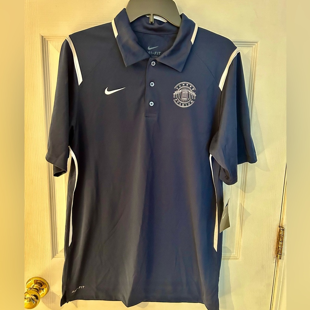 Men's Nike NWT Yankee Stadium Golf Polo - Small